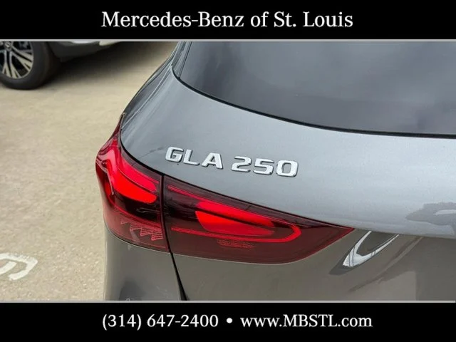 New 2026 Mountain Grey Metallic Mercedes-Benz GLA 250 image 4