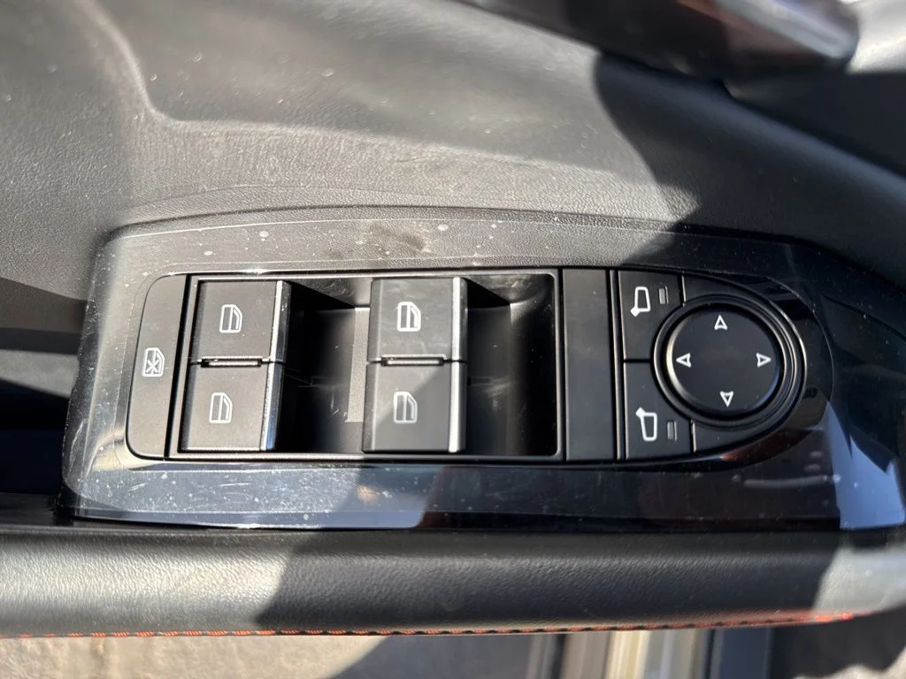 2025 Mazda CX-30 Carbon Turbo - Photo 24