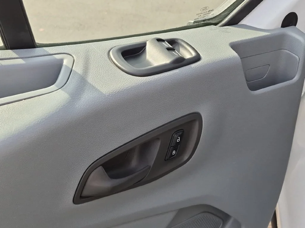 Used 2016 Oxford White Ford Base image 11