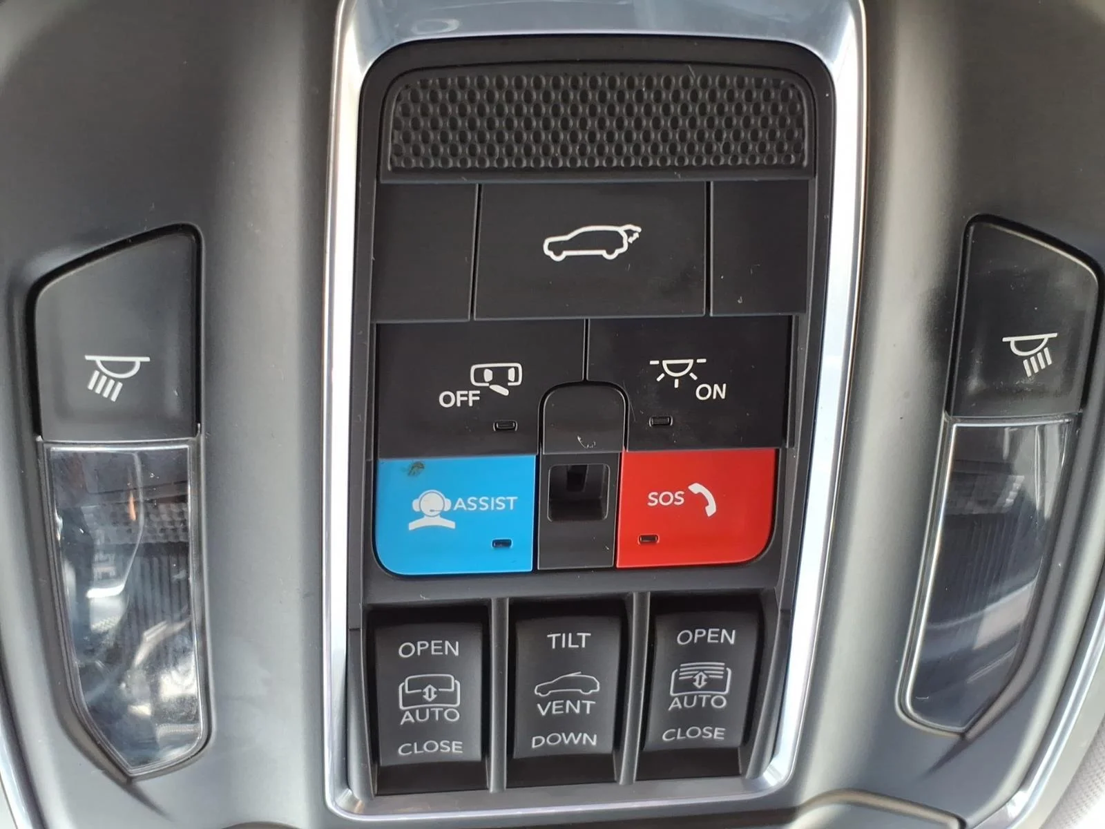 Used 2021 Rocky Mountain Pearlcoat Jeep Limited image 22