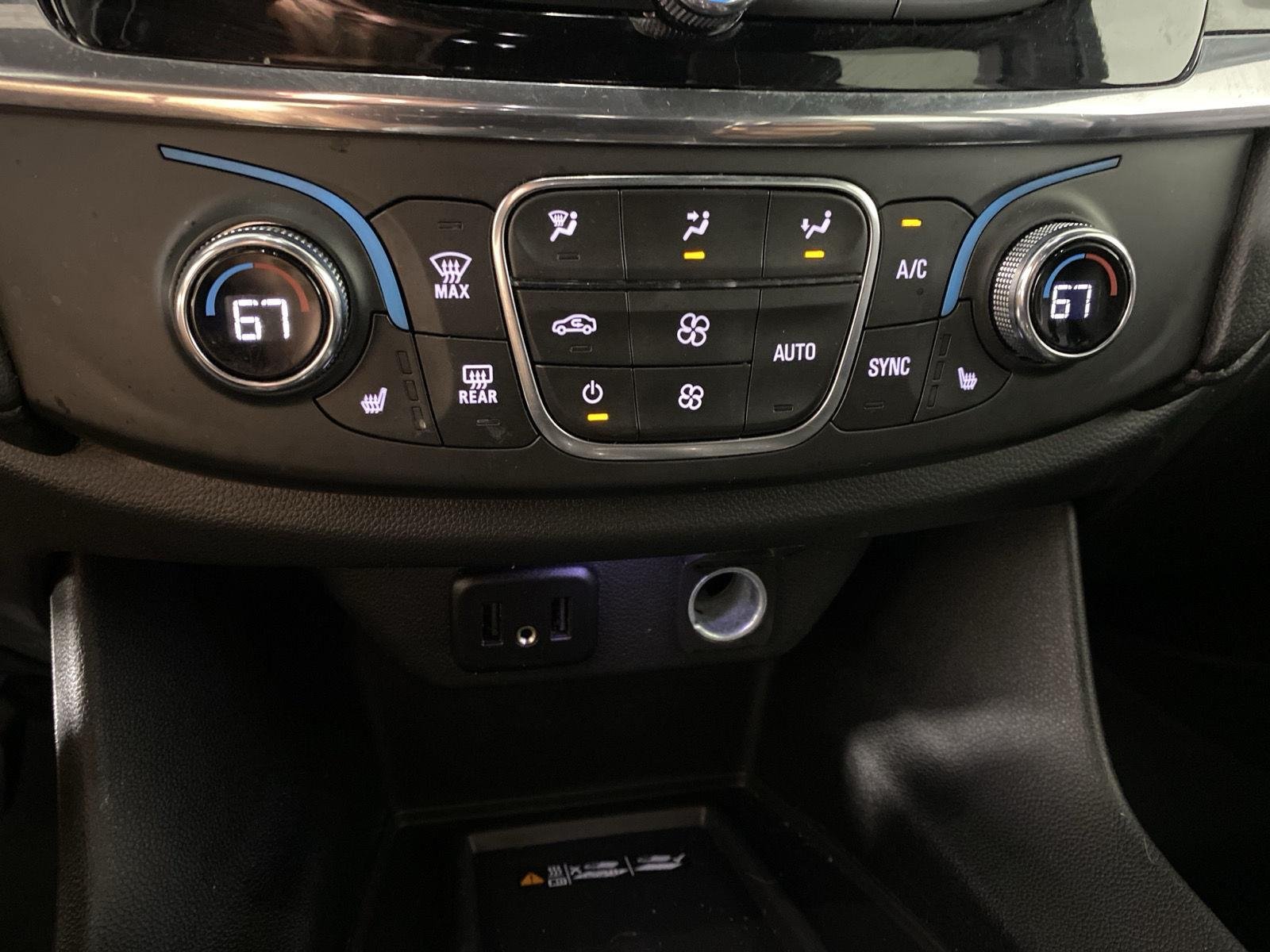 Used 2023 MOSAIC BLACK METALLIC Chevrolet LT Cloth image 19