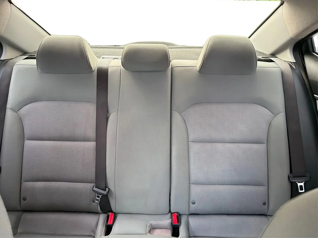 Used 2017 Shale Gray Metallic Hyundai SE image 15
