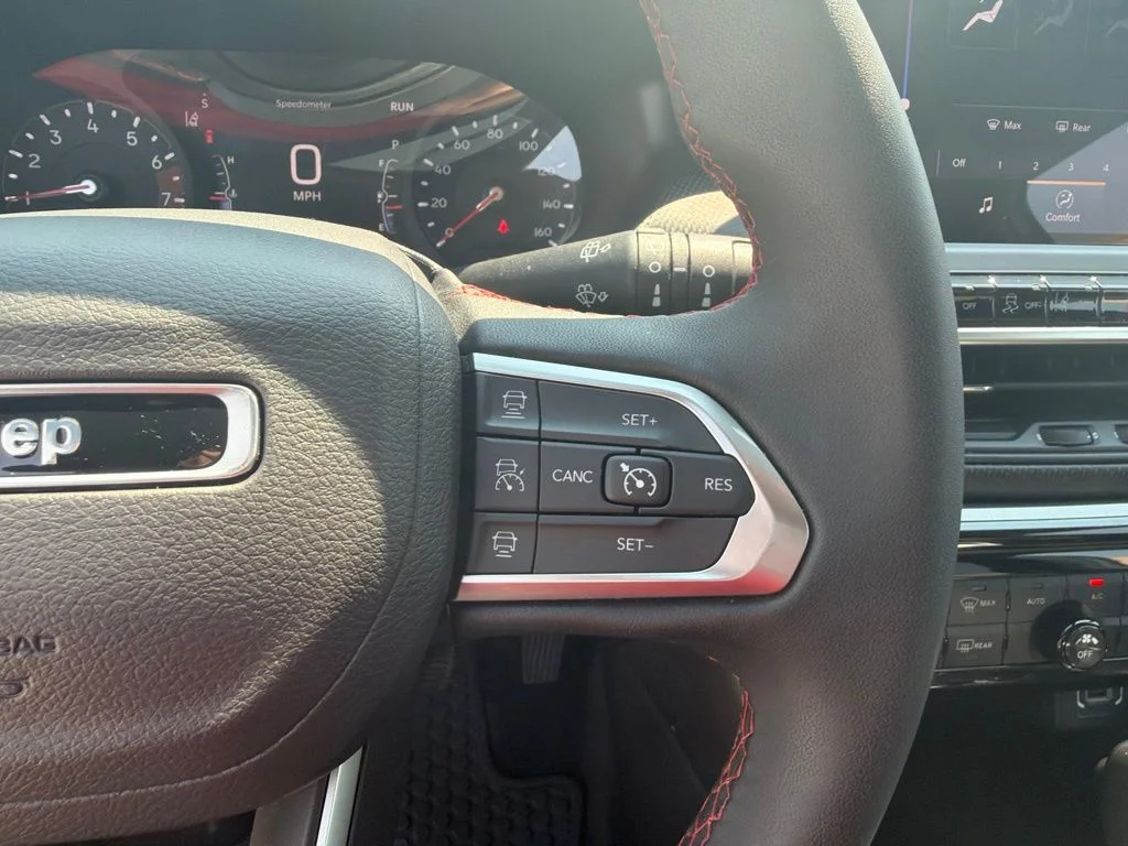 Used 2025 White Jeep Trailhawk image 10