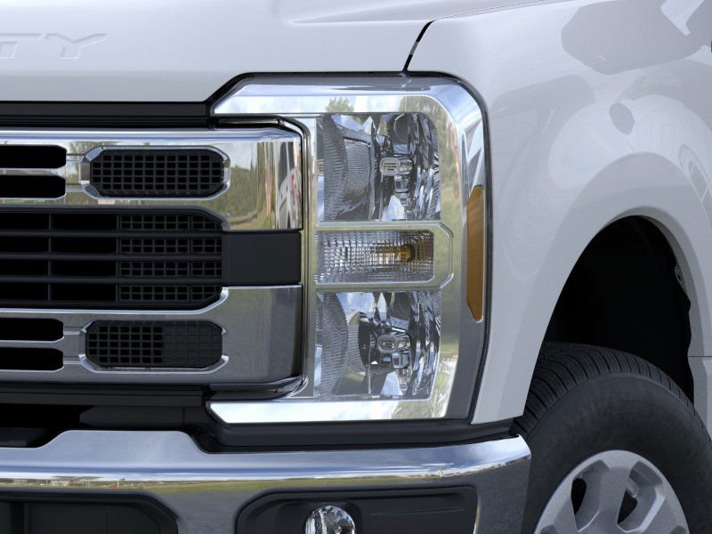 2025 Ford F-350 Super Duty XLT - Photo 35