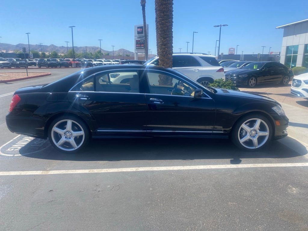 Used 2011 Black Mercedes-Benz S 550 image 4