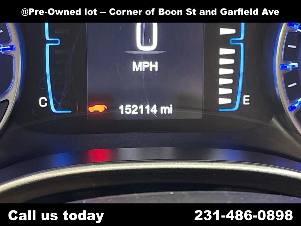 Used 2017 Blue Chrysler LX image 22