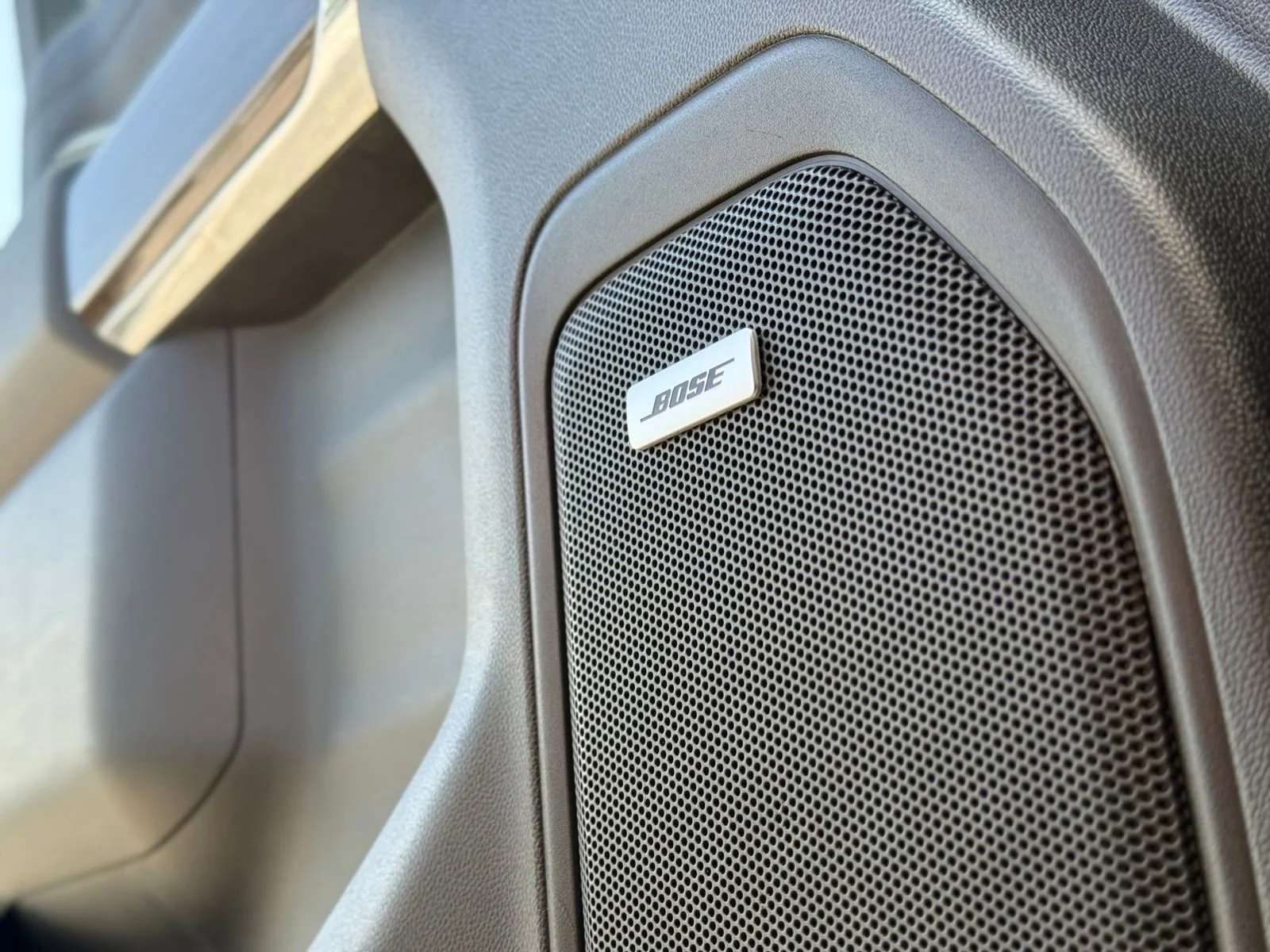 Used 2019 BLACK Chevrolet RST image 16