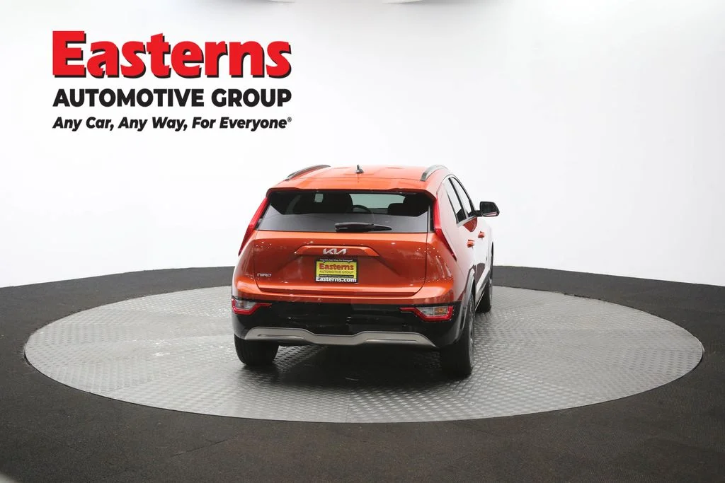 Used 2023 Red Kia Wind image 38