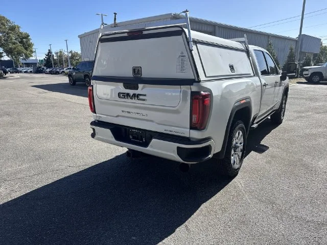 Used 2022 White GMC Denali image 5