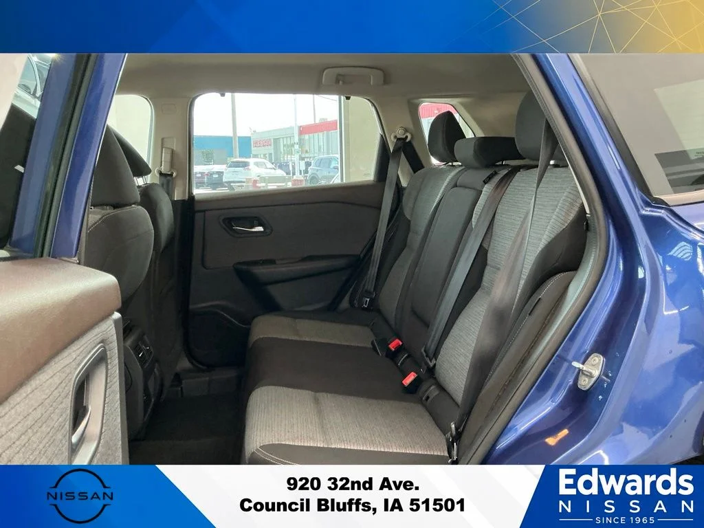 Used 2021 Blue Nissan SV image 10