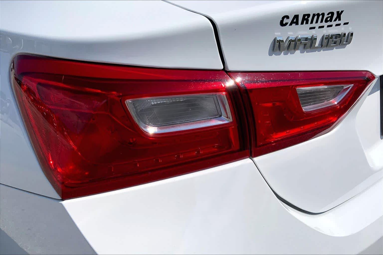 Used 2017 Summit White Chevrolet LT image 28