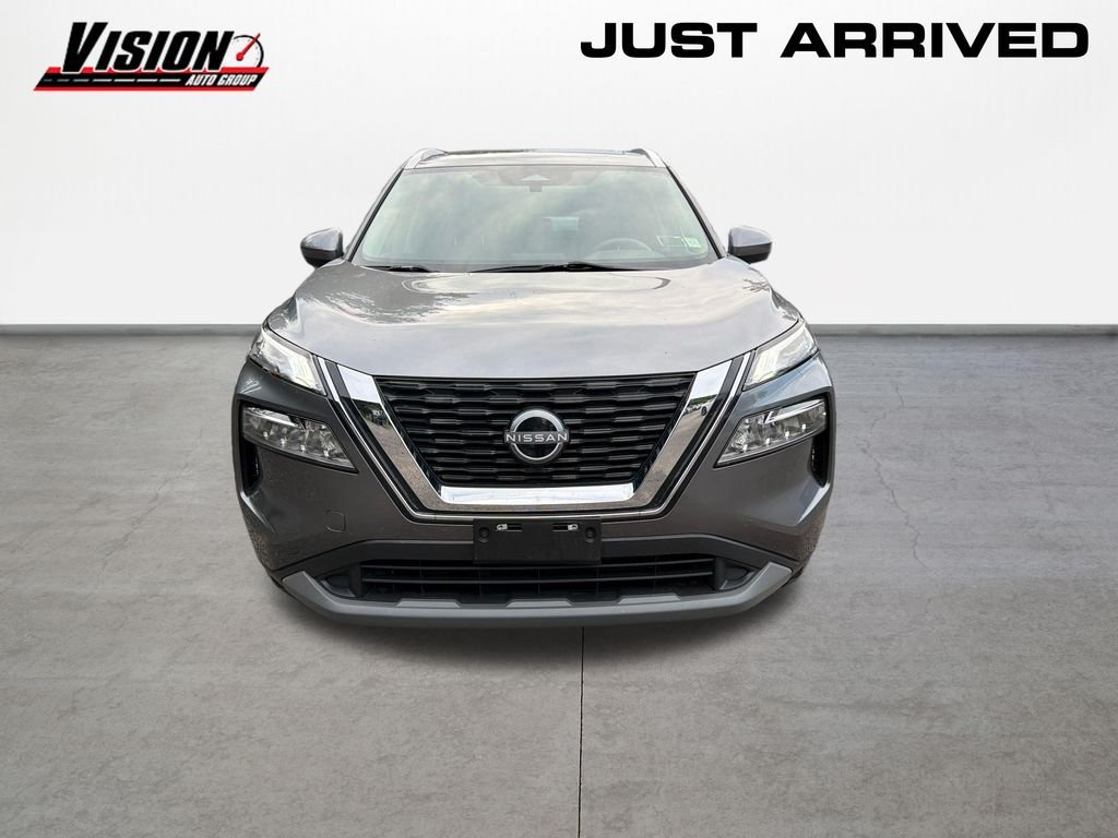 Used 2023 Gray Nissan SV image 2