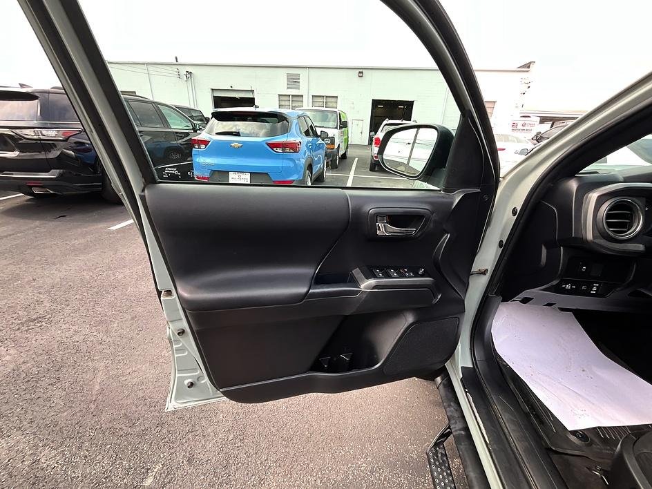 Used 2023  Toyota TRD Off-Road image 12