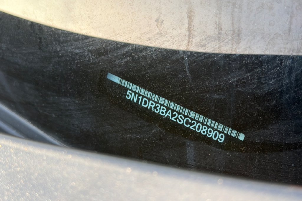 Used 2025 Super Black Nissan SV image 7