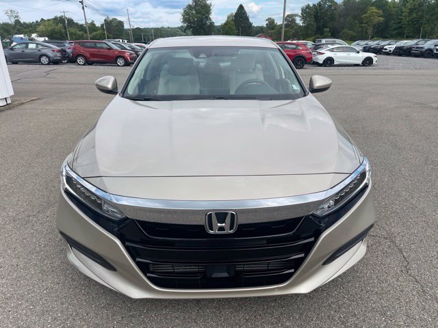 Used 2018 Champagne Frost Pearl Honda LX image 9