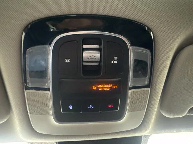 Used 2020 Quartz Hyundai Limited image 14