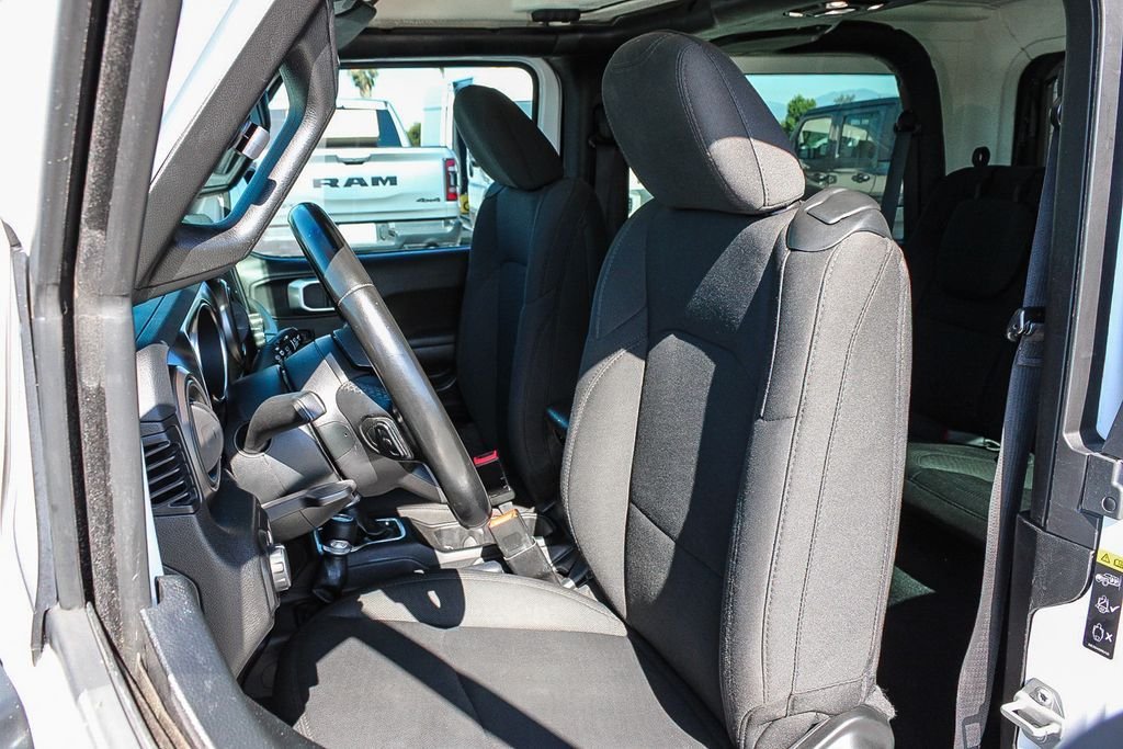 Used 2020 Bright White Clearcoat Jeep Sport S image 18