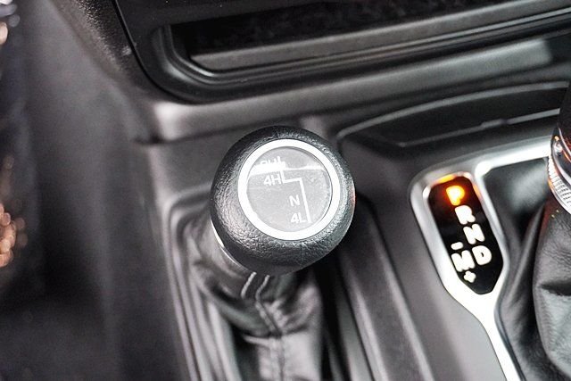 New 2026 Bright White Clear-Coat Exterior Paint Jeep Sport image 36