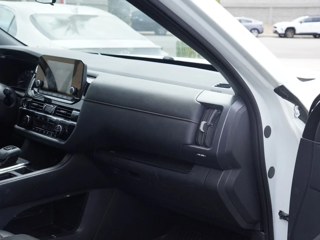 Used 2024 White Nissan Rock Creek image 20