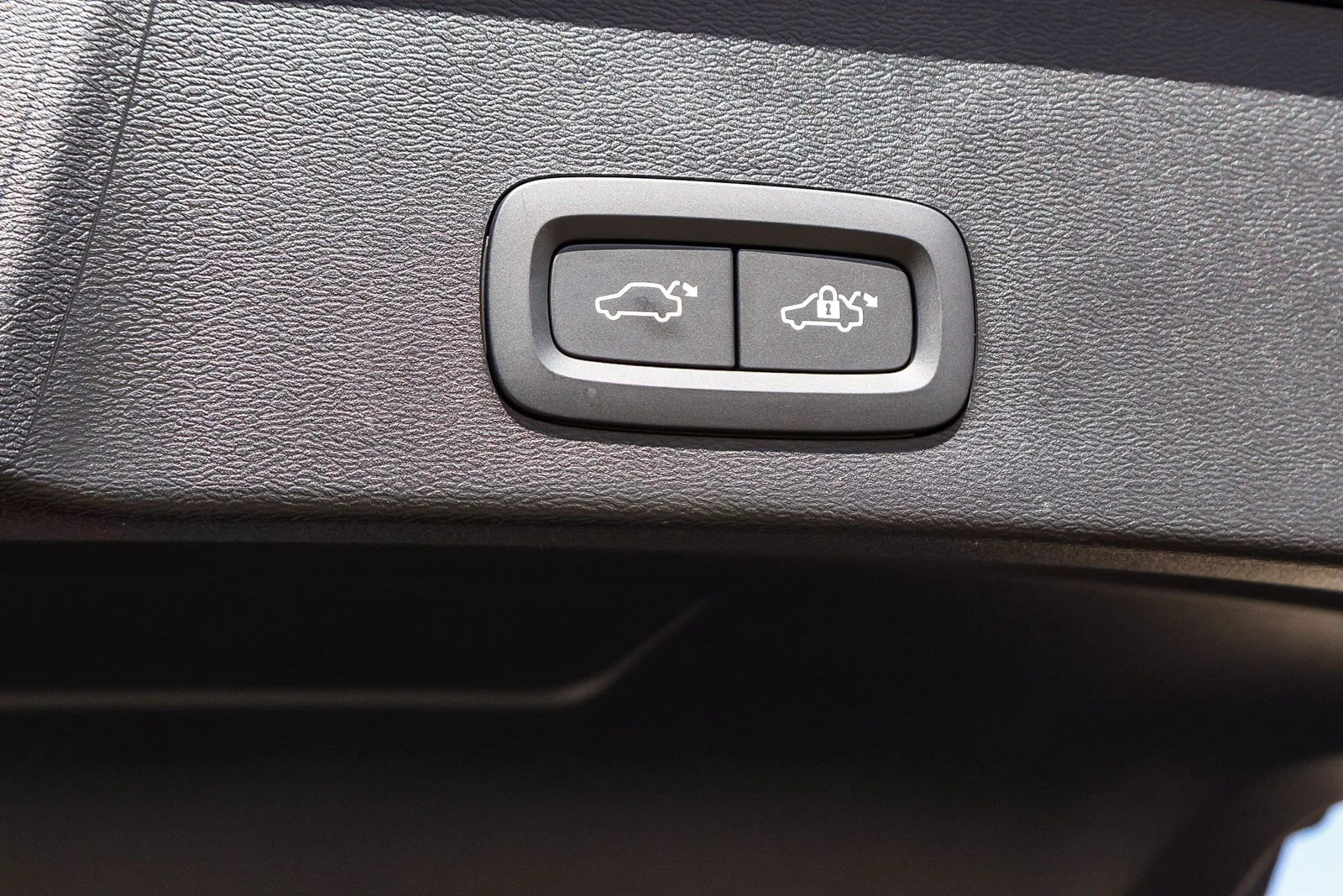 2026 Volvo XC40 Core - Photo 30