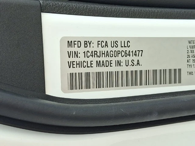 Used 2023 Bright White Clea Jeep Altitude image 26