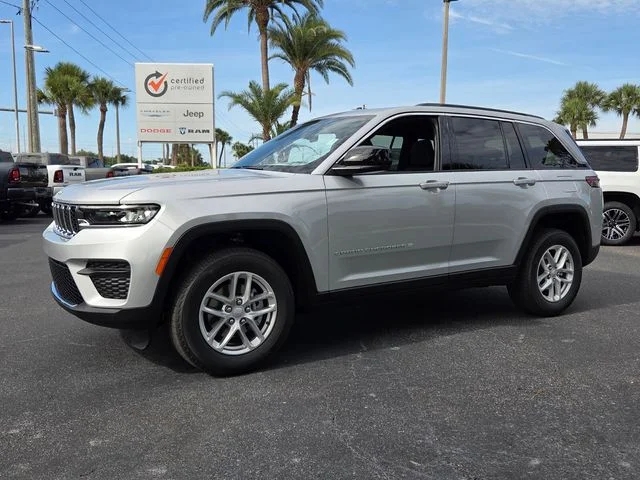 New 2026 Silver Zynith Jeep Laredo X image 4