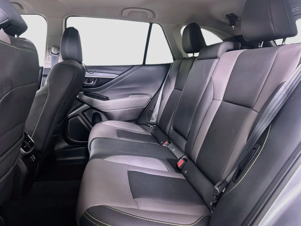Used 2023 Ice Silver Metallic Subaru Onyx Edition image 26