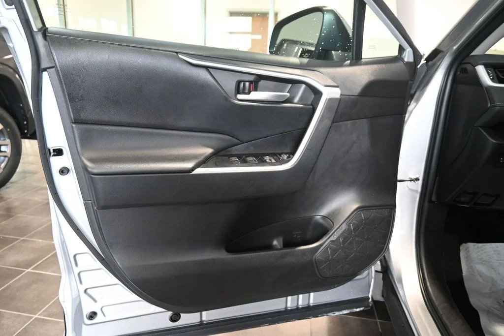 Used 2023 Silver Toyota XLE image 34