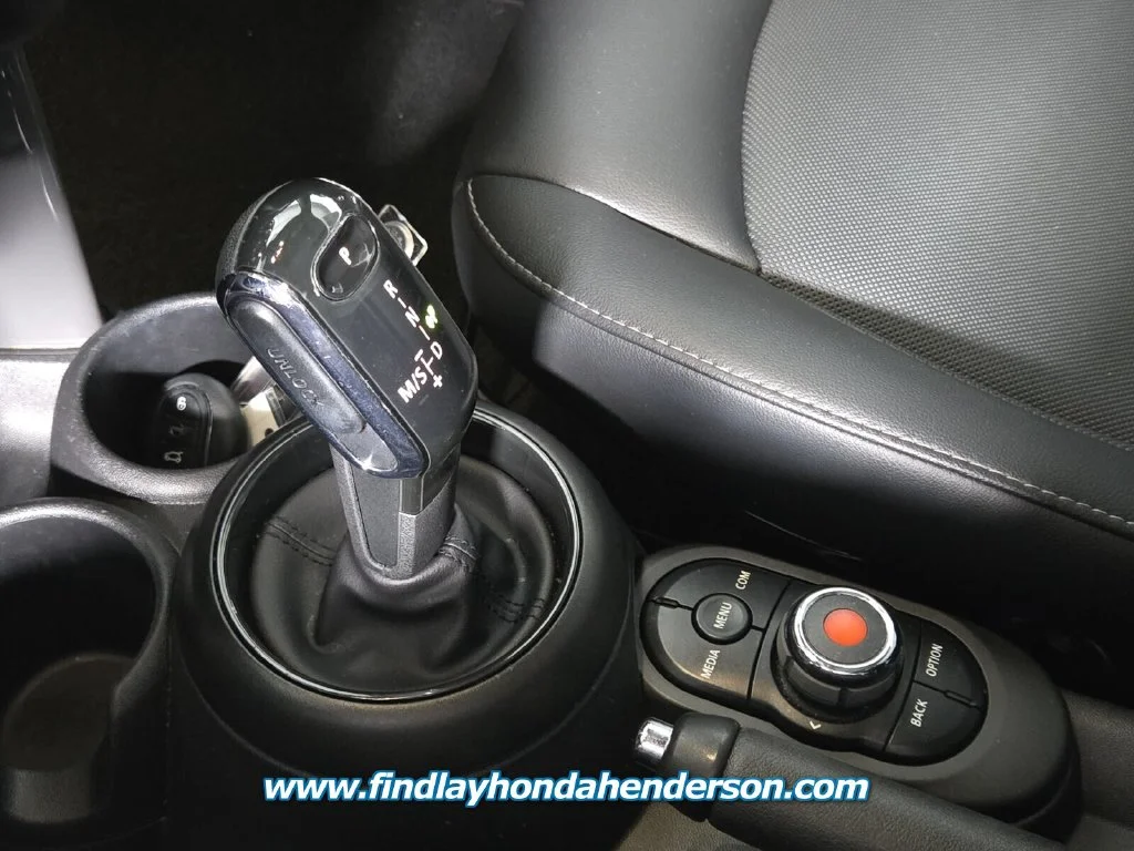 Used 2022 Island Blue Metallic MINI Oxford Edition image 30