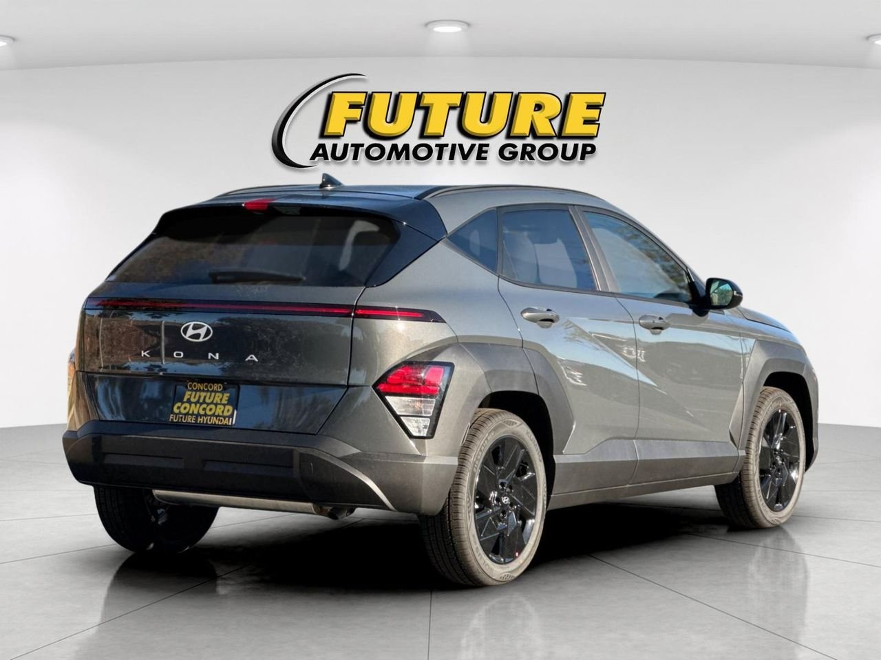 New 2027 Gray Hyundai SEL Sport FWD image 3