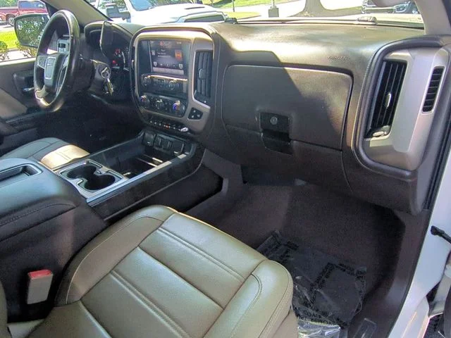 Used 2015 White GMC Denali image 38