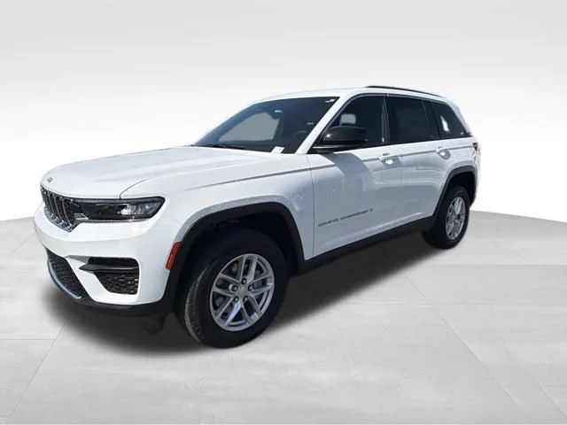 New 2026 Bright White Clearcoat Jeep Laredo image 3