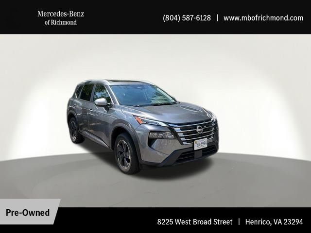 Used 2025 Gray Nissan SV image 3