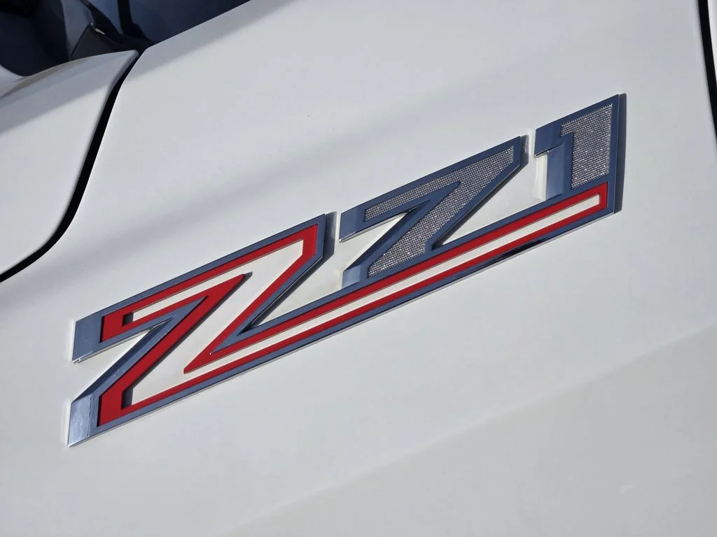 Used 2021 White Chevrolet Z71 image 9