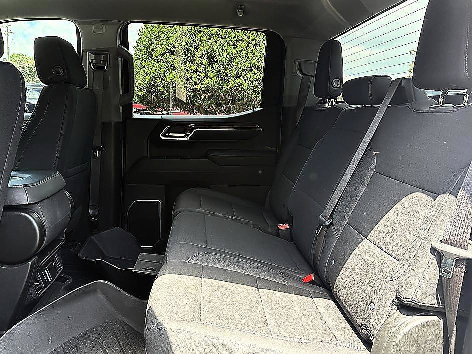 Used 2024 Summit White Chevrolet RST image 10