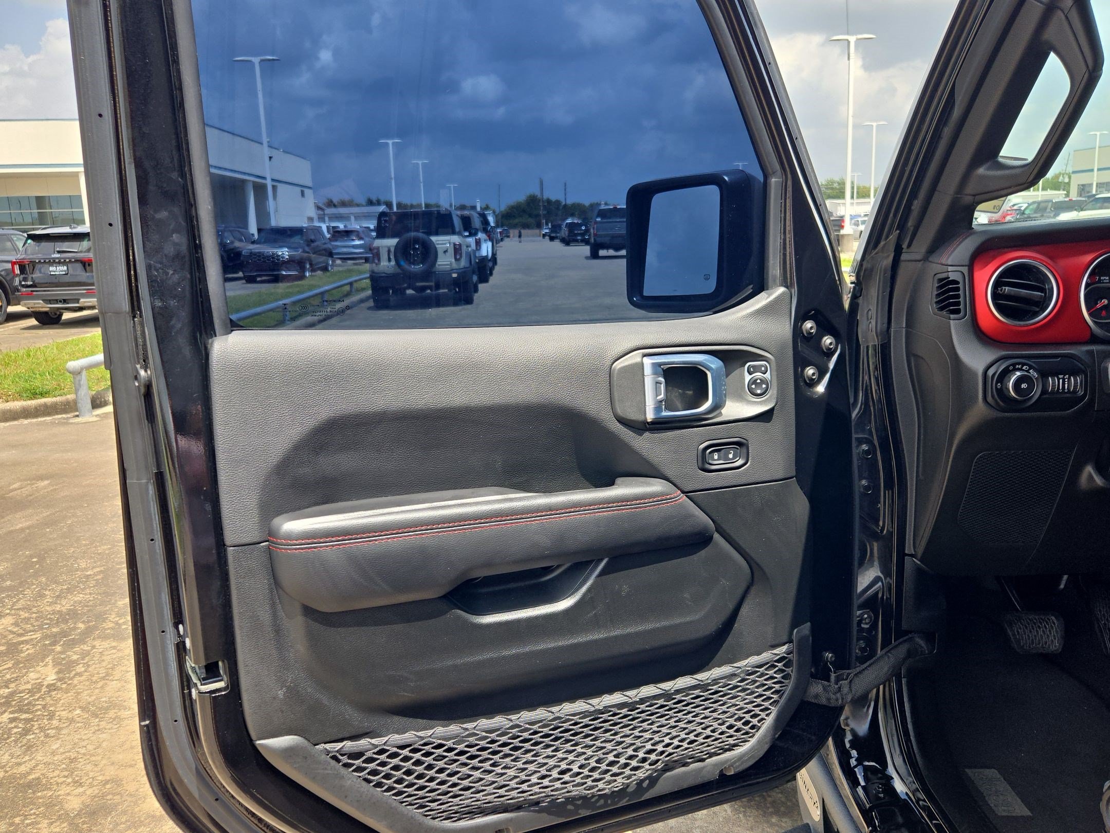 Used 2022 Black Clearcoat Jeep Unlimited Rubicon image 11
