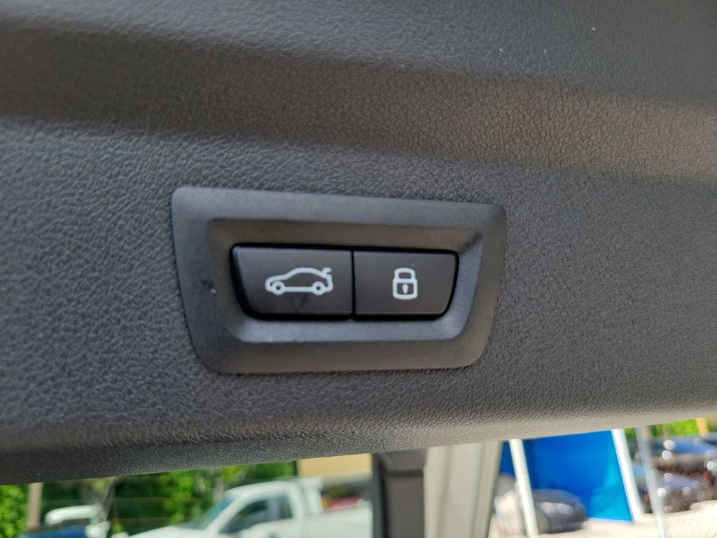 Used 2026 White BMW xDrive28i image 14