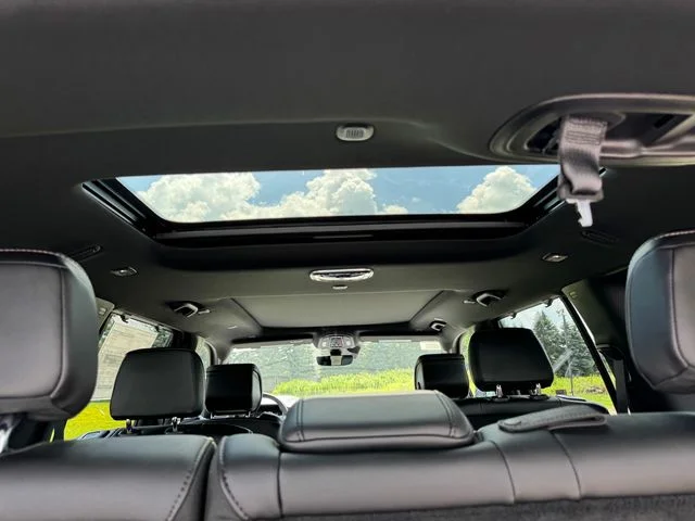 New 2026 High Gloss Black Exterior Paint Jeep Grand Wagoneer image 20