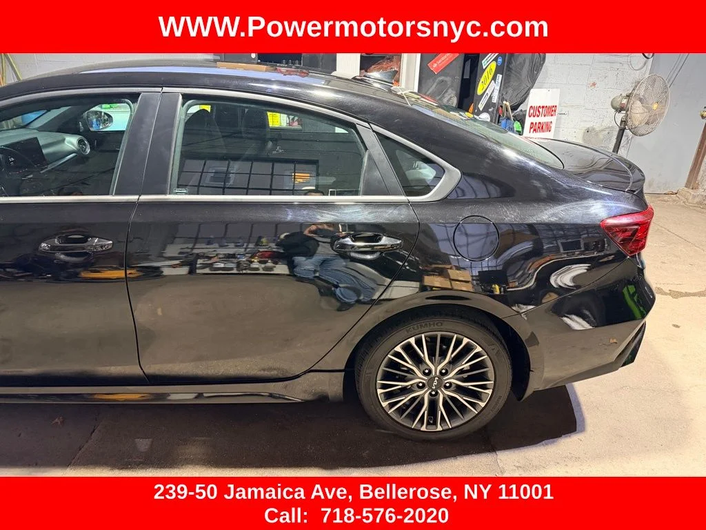 Used 2023 Black Kia GT-Line image 4