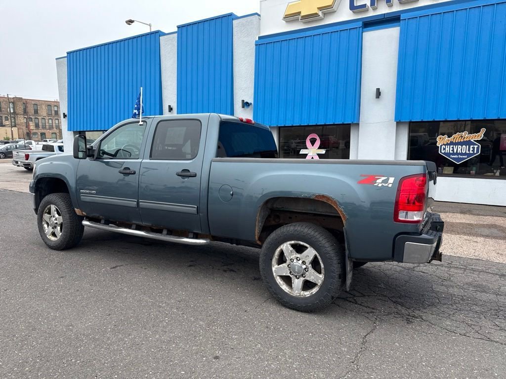 Used 2013 Stealth Gray Metallic GMC SLE image 13
