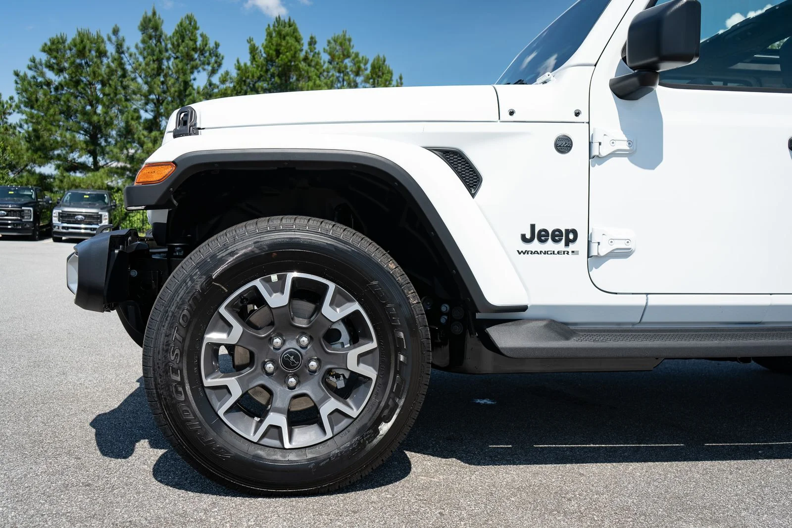 New 2026 White Jeep Sahara image 4