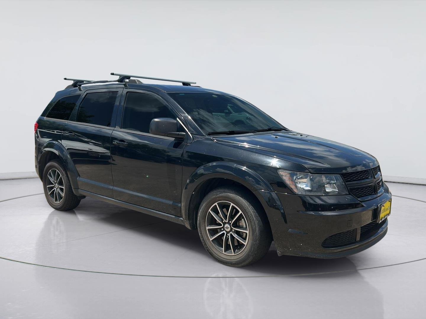 Used 2018 Pitch Black Clearcoat Dodge SE image 4