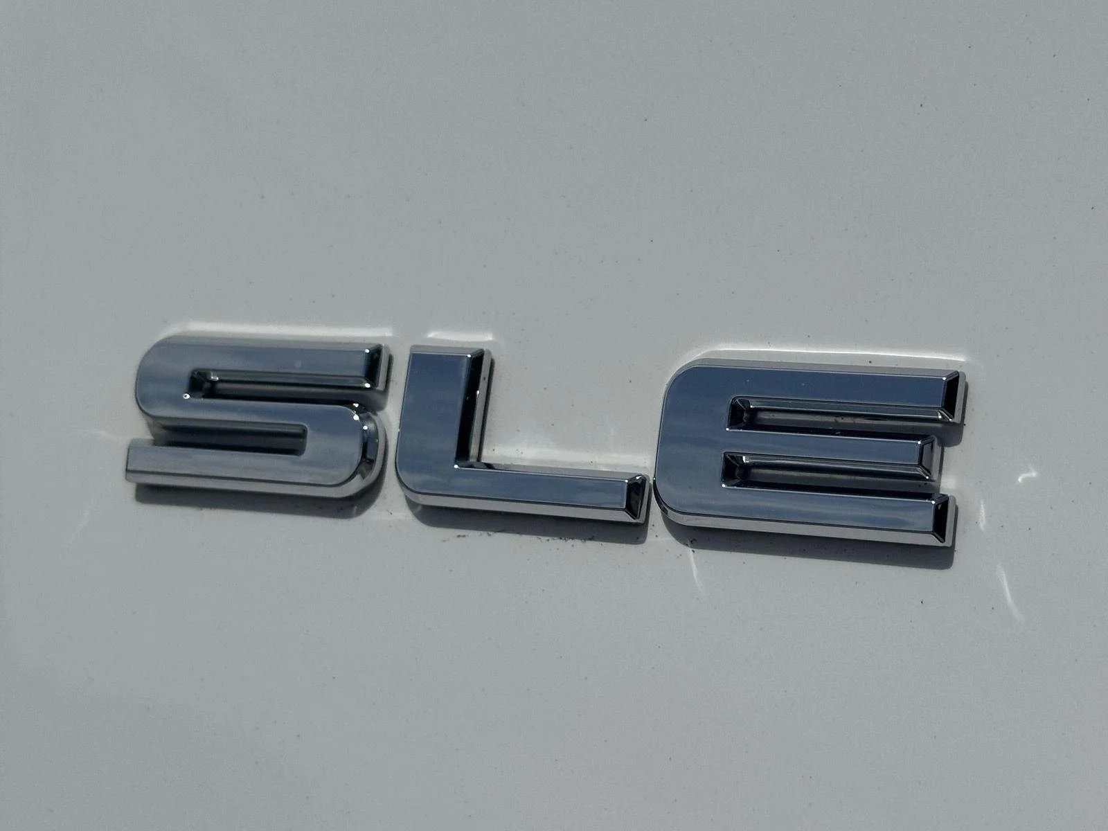 Used 2019 Summit White GMC SLE image 14