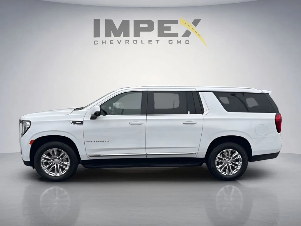 Used 2022 Summit White GMC SLT image 2