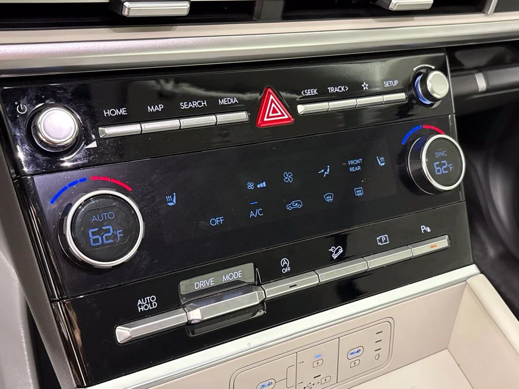 Used 2025 Blue Hyundai SEL image 38