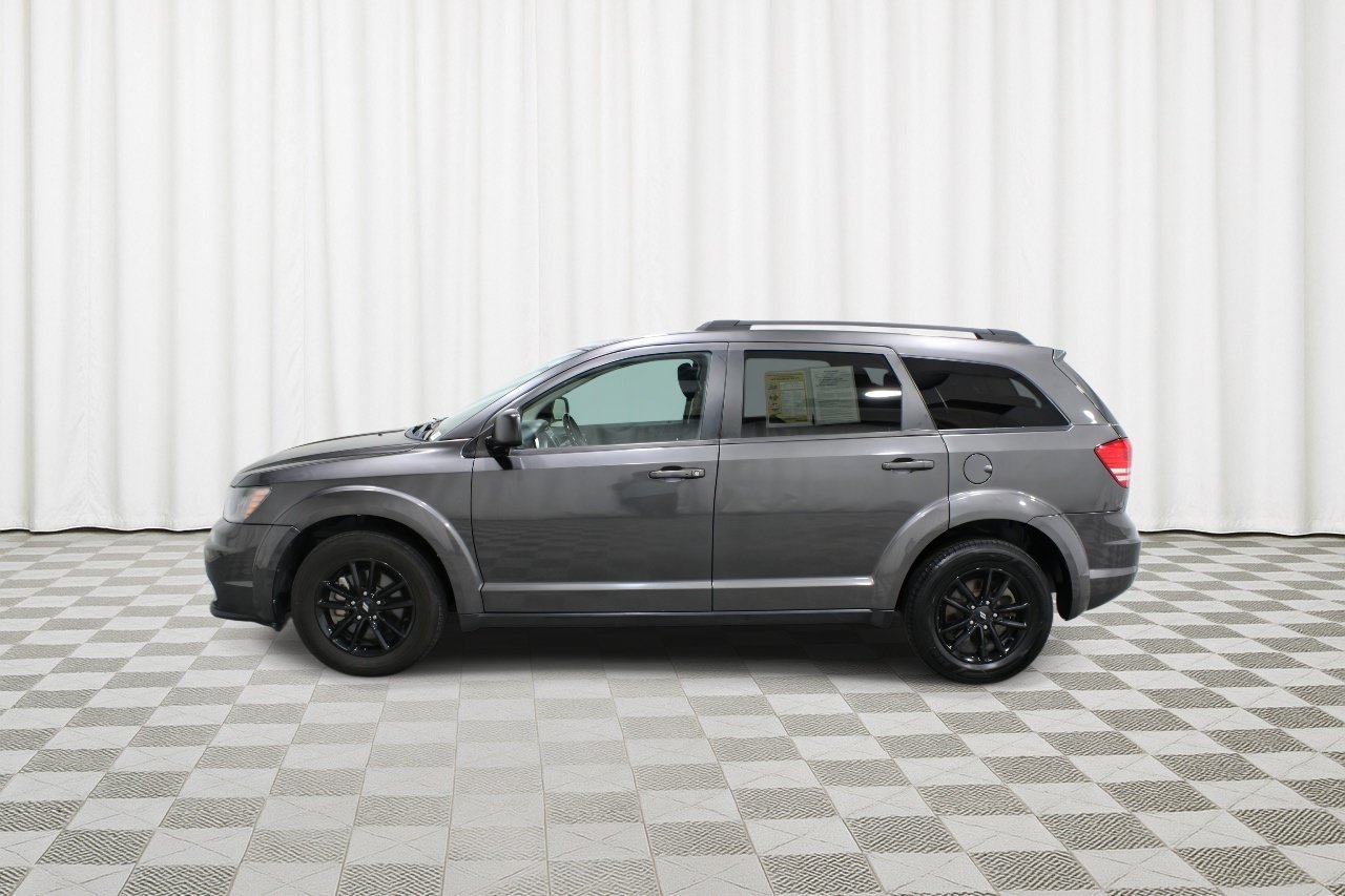 Used 2020 Granite Pearlcoat Dodge SE Value image 6