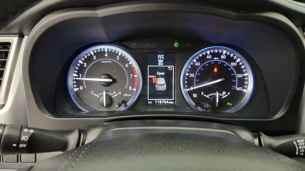 Used 2016 Blizzard Pearl Toyota AWD 4dr V6 Limited w/ Driver Tech & Rear Entertainment image 15