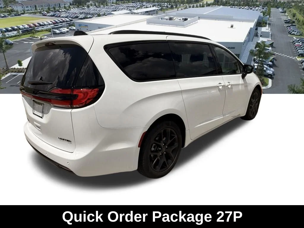 New 2027 Bright White Clear-Coat Exterior Paint Chrysler Limited image 4