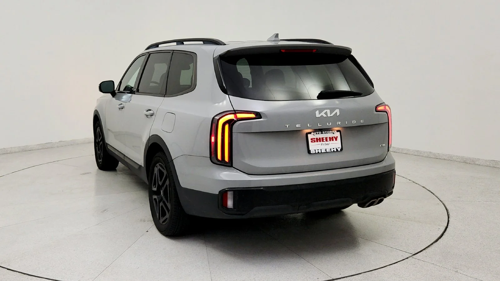 Used 2024 Gray Kia SX X-Line image 5