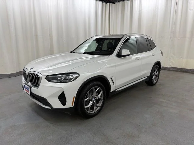Used 2024 White BMW xDrive30i image 2